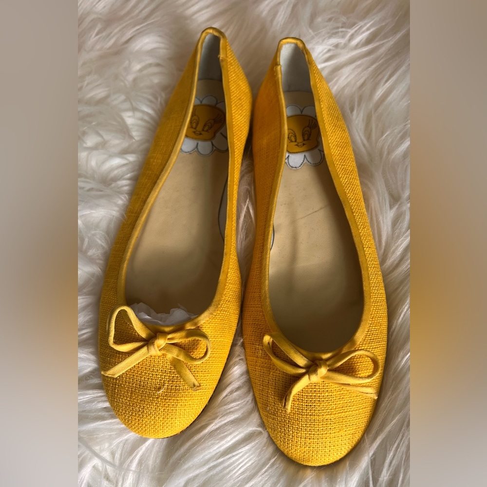 NWOT DELMAN Warner Brothers -Tweety Bird Yellow Ballerina Flats Size 5